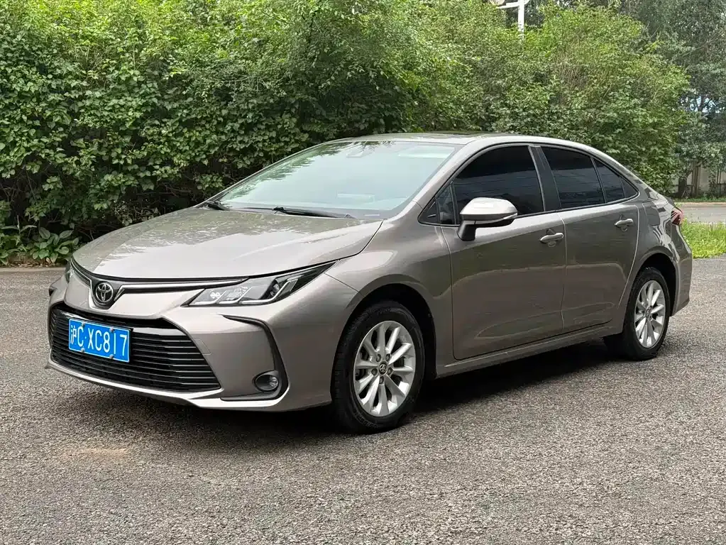 Toyota Corolla — фото 1