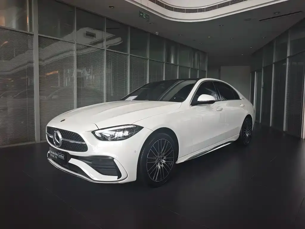 Mercedes-Benz C-Class — фото 1