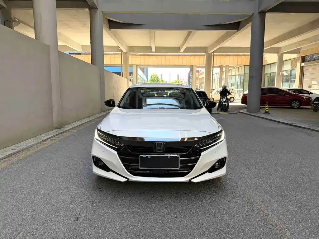 Honda Accord — фото 7