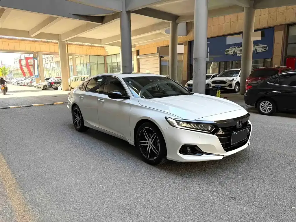 Honda Accord — фото 6