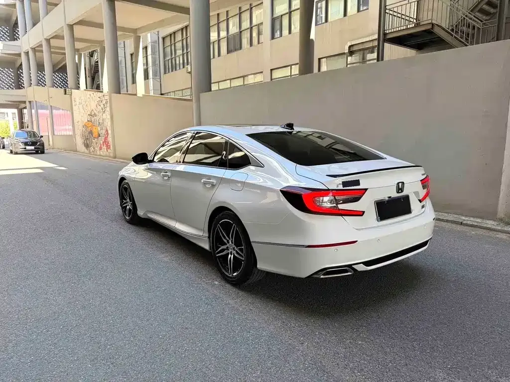 Honda Accord — фото 4