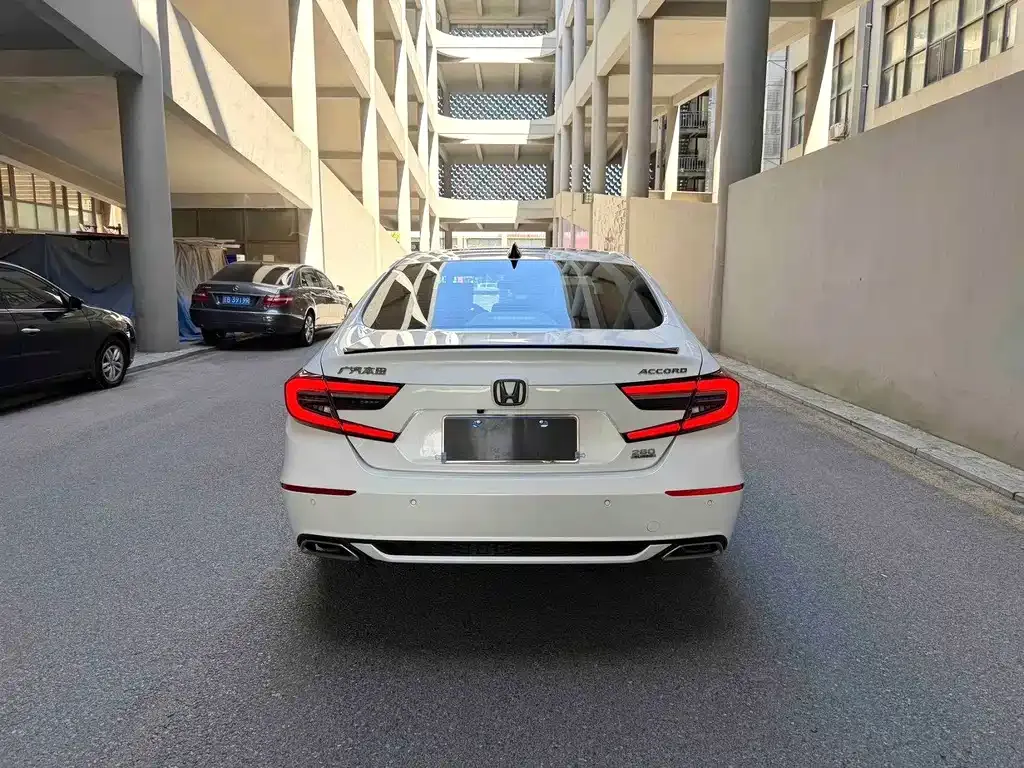 Honda Accord — фото 2