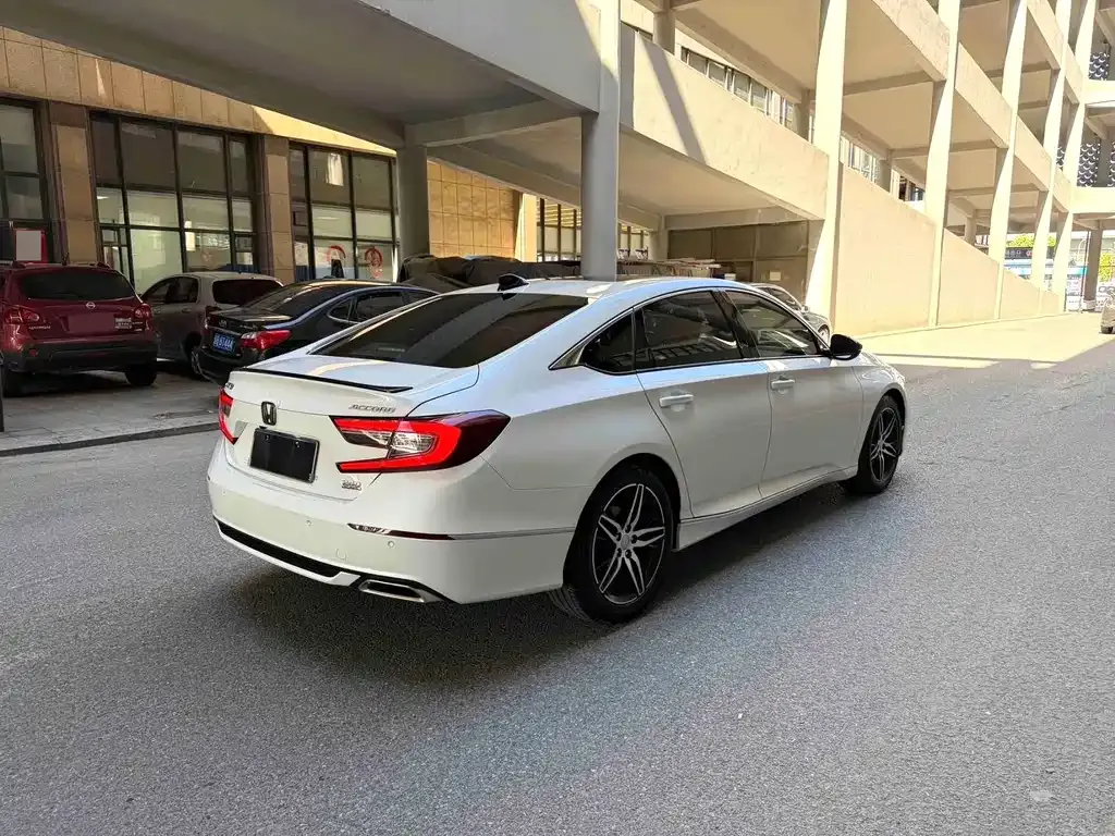 Honda Accord — фото 5