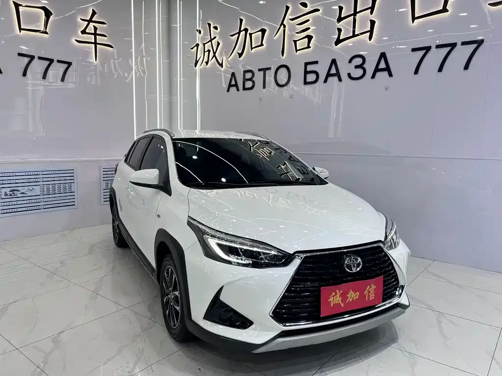 Toyota Yaris L — фото 8