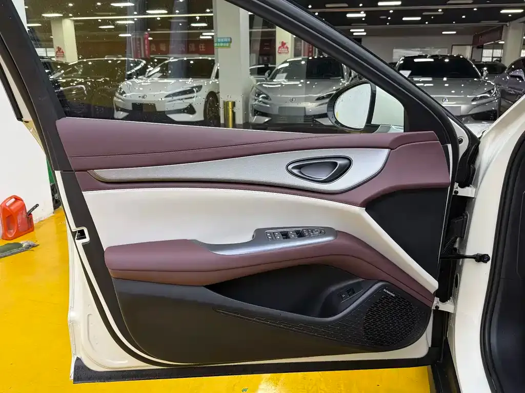 BYD Seal 07 DM-i — фото 10