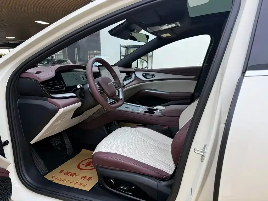 BYD Seal 07 DM-i — фото 9