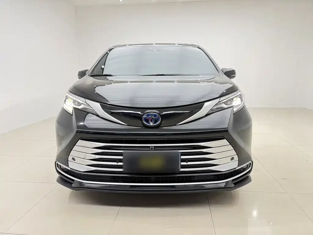 Toyota Sienna — фото 2