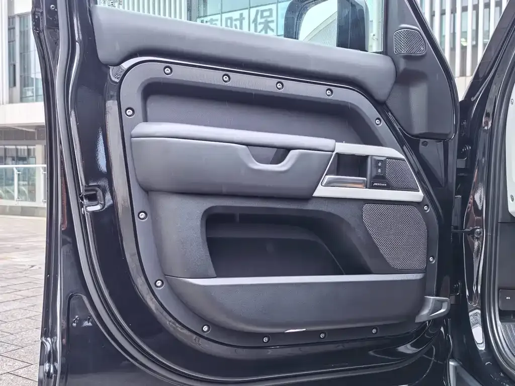 Land Rover Defender — фото 4