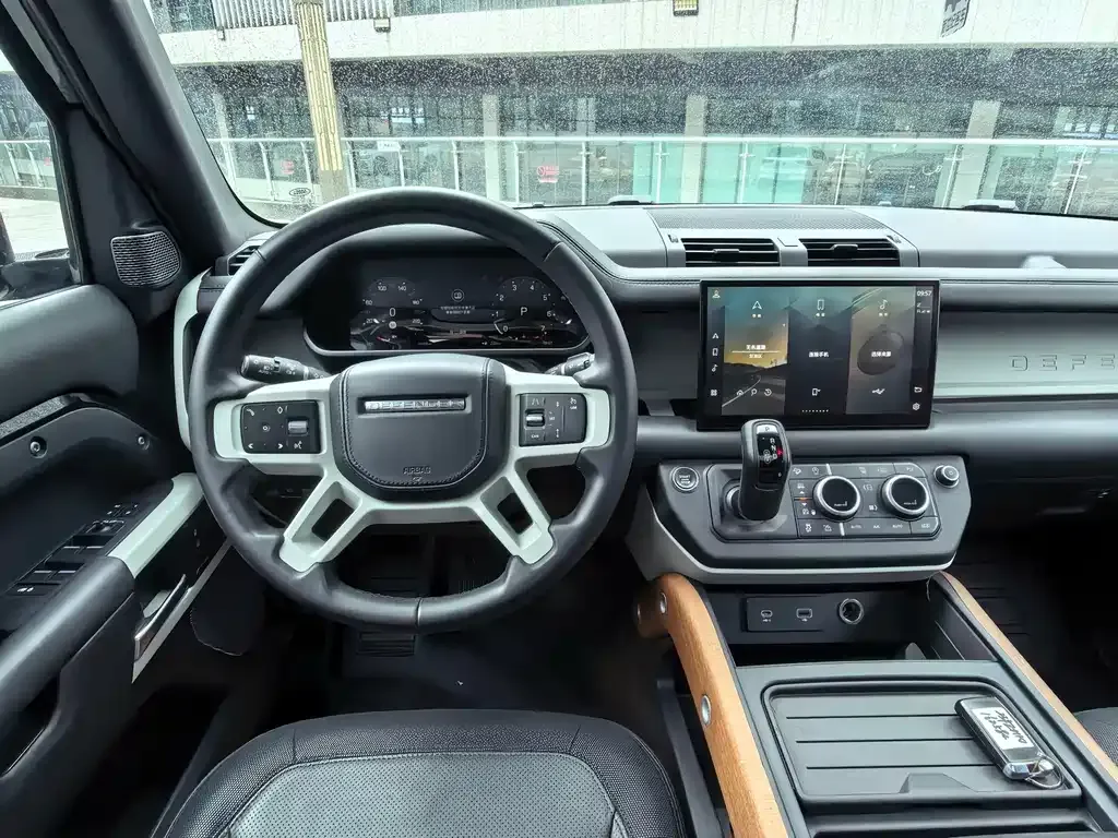 Land Rover Defender — фото 10