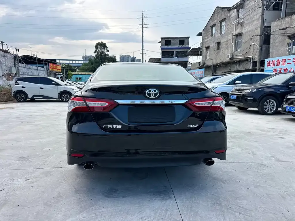Toyota Camry — фото 7