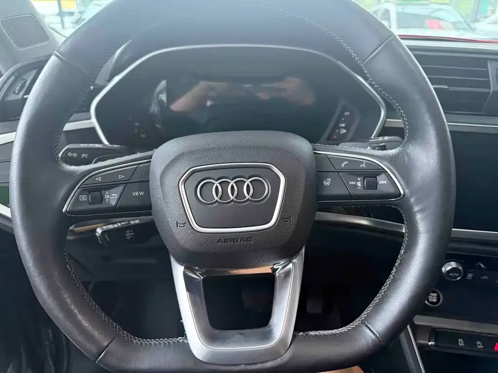 Audi Q3 — фото 10