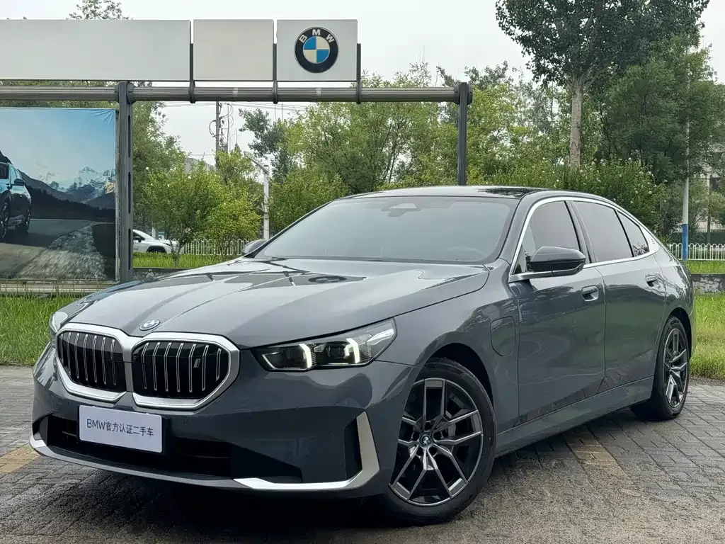 BMW i5