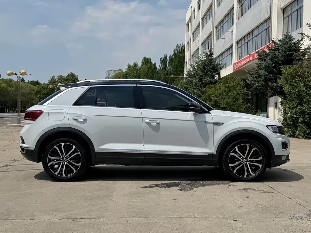Volkswagen T-Roc — фото 7
