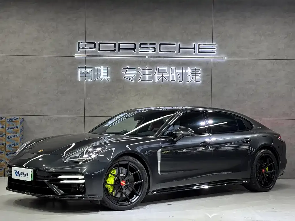 Porsche Panamera Hybrid — фото 1