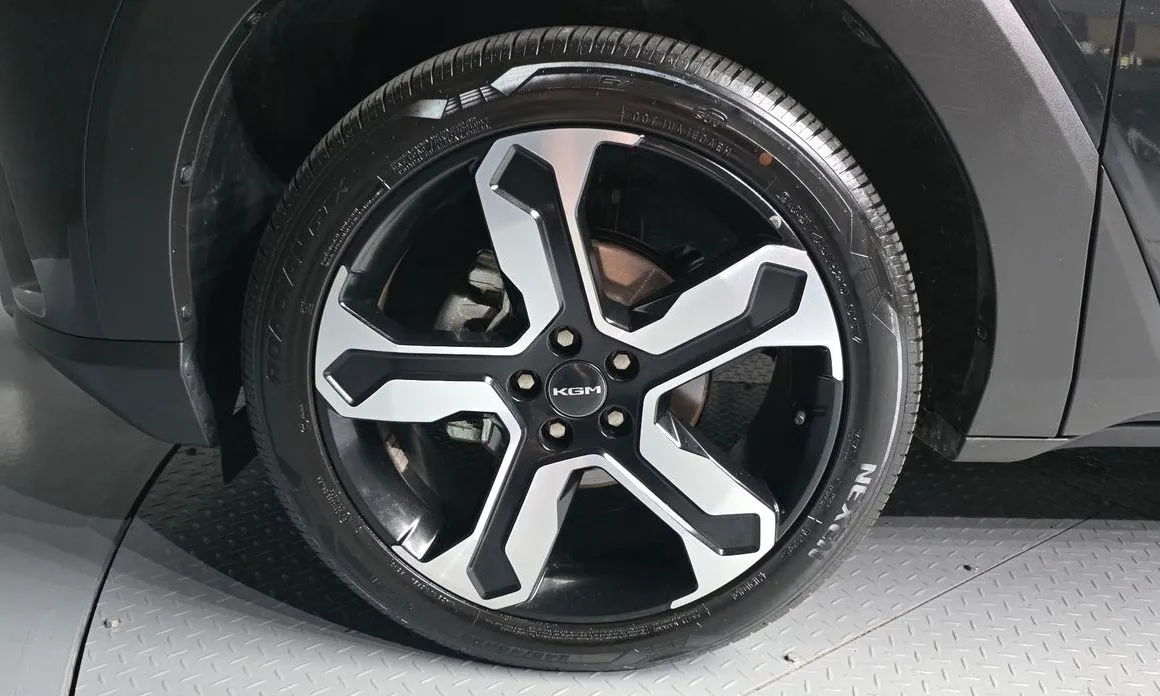 KG Mobility (Ssangyong) Torres — фото 10