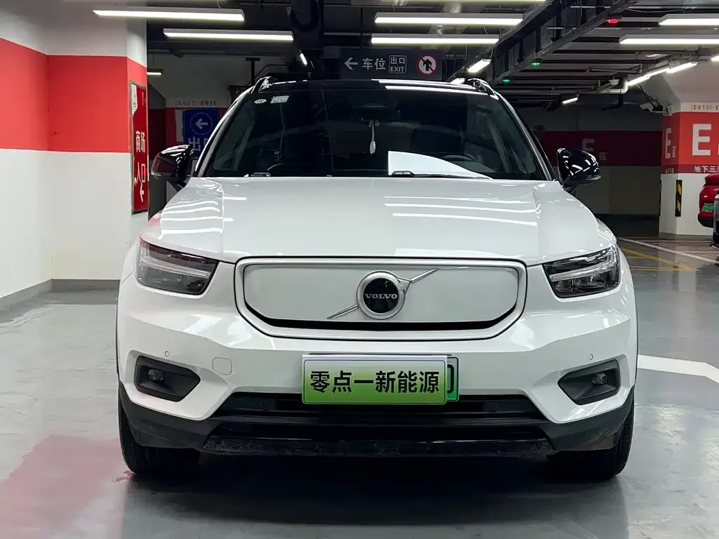 Volvo XC40 NEV — фото 10