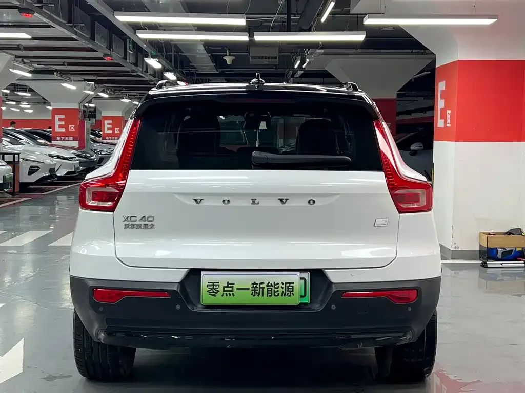 Volvo XC40 NEV — фото 7