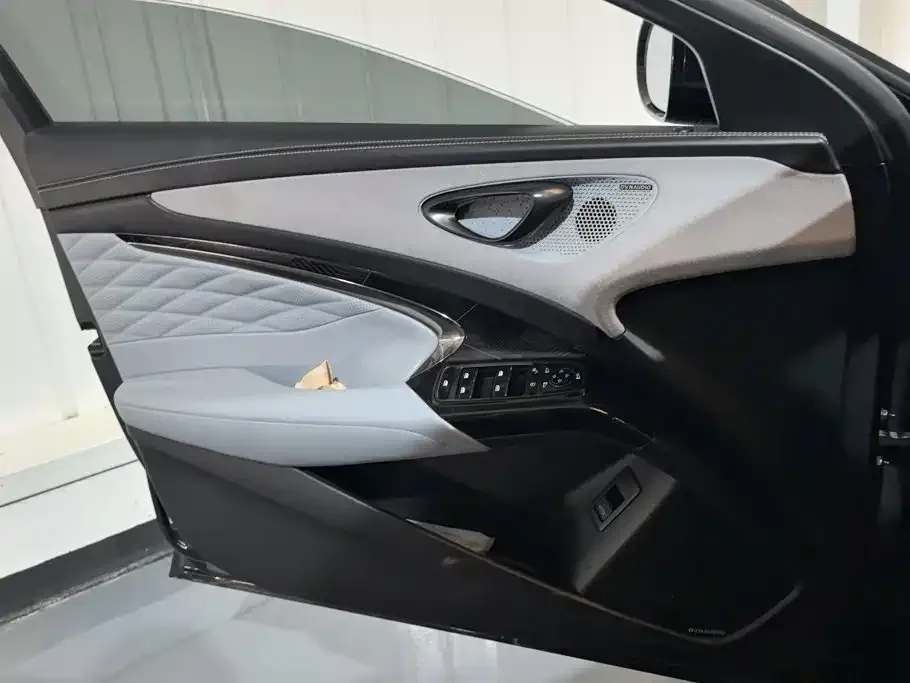 BYD Seal — фото 6