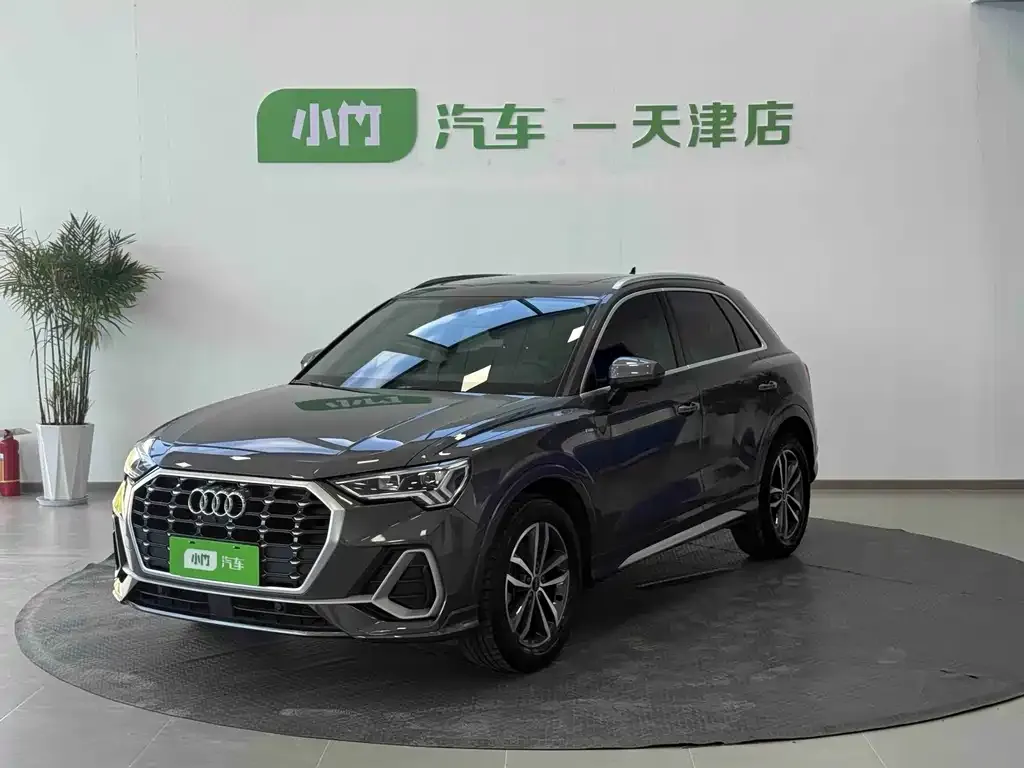 Audi Q3 — фото 1