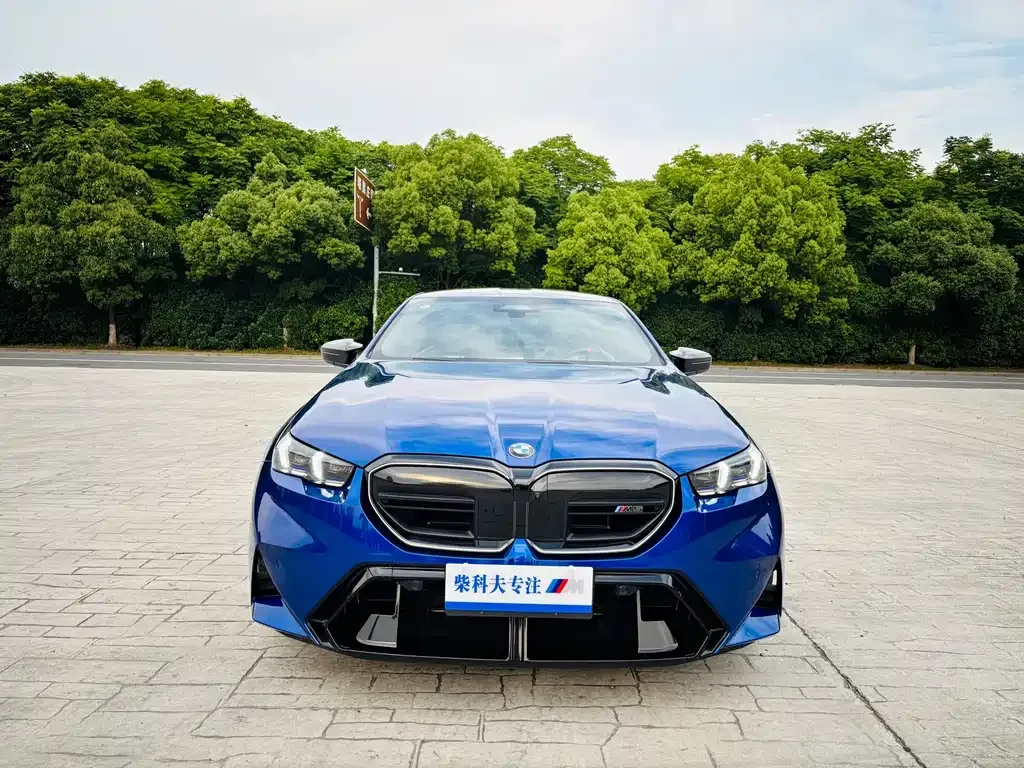 BMW M5 New Energy — фото 8