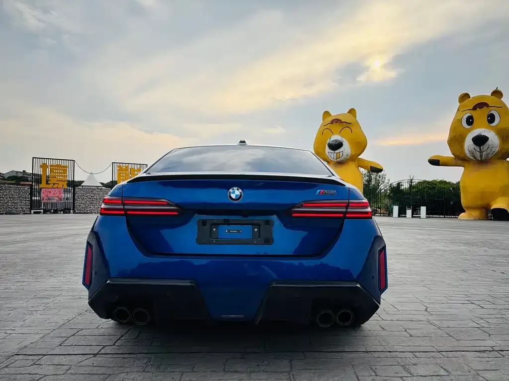 BMW M5 New Energy — фото 5