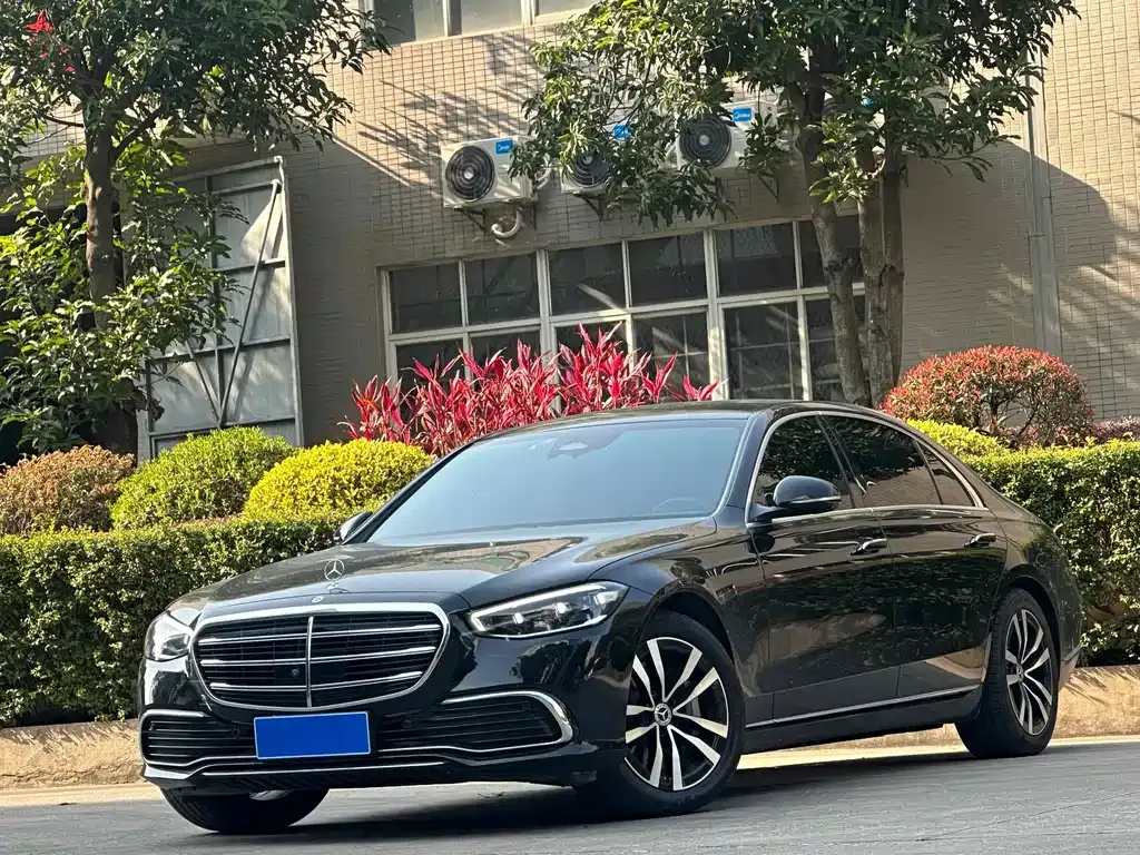 Mercedes-Benz S-Class — фото 1