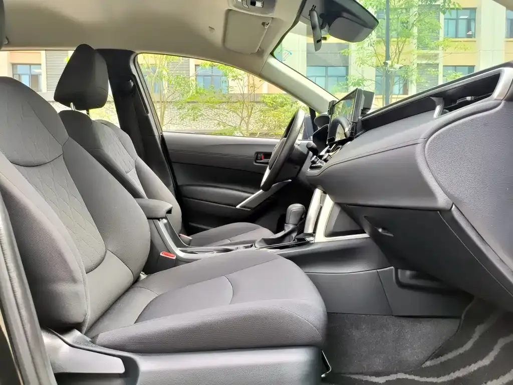 Toyota Corolla Cross — фото 2