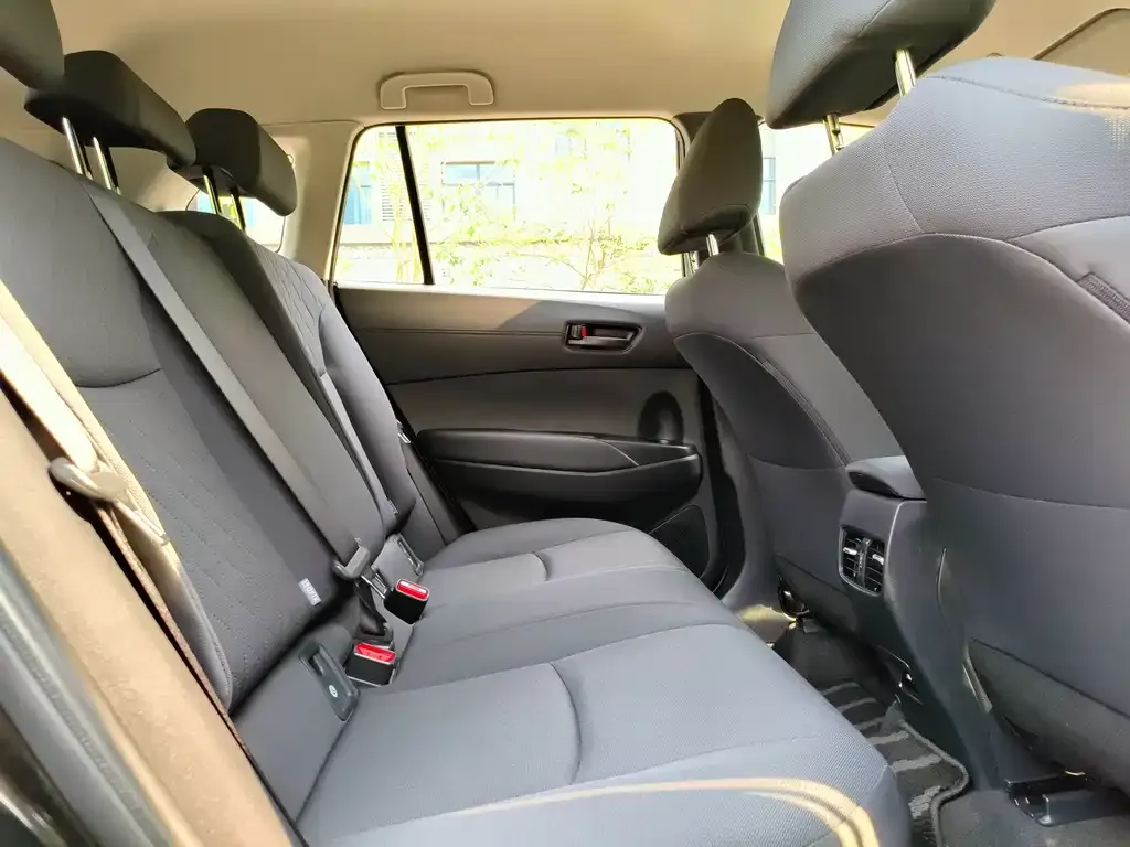 Toyota Corolla Cross — фото 10