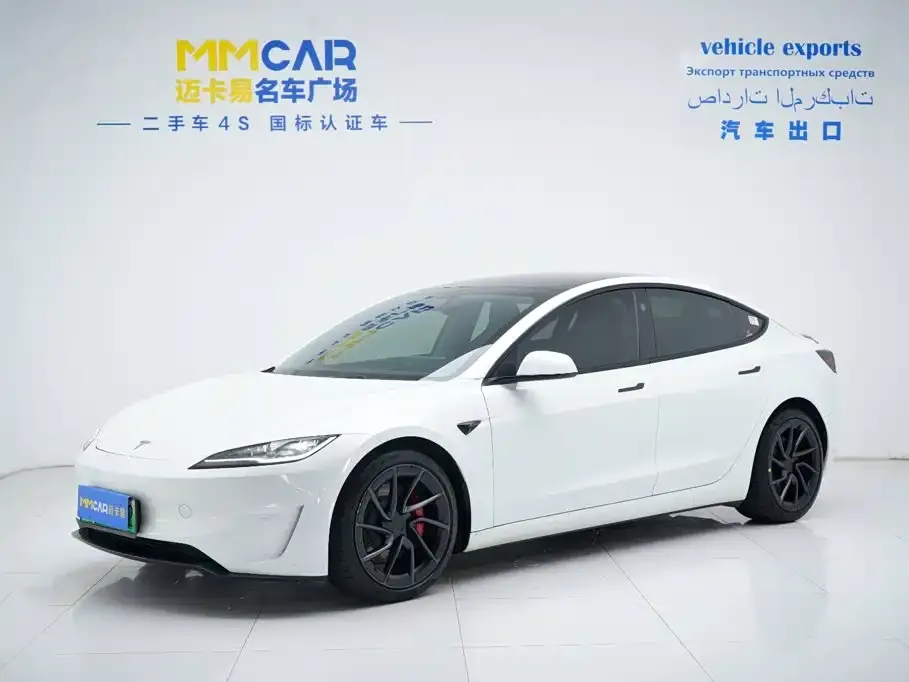 Tesla Model 3 — фото 1