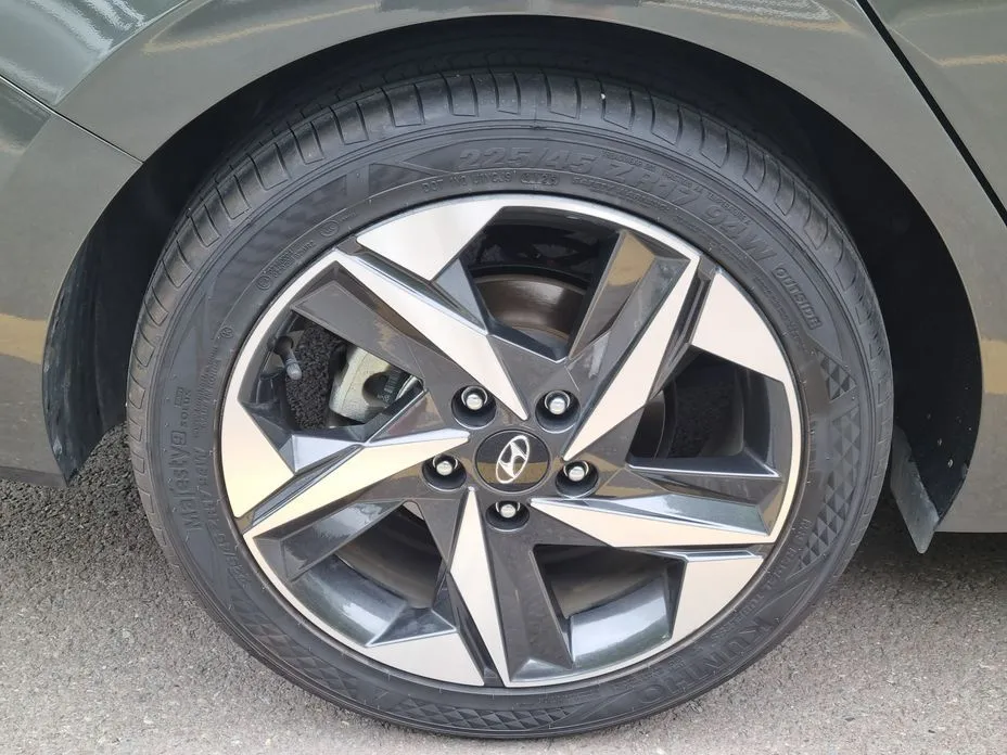 Hyundai AVANTE — фото 2