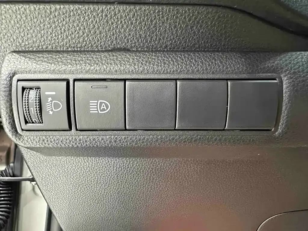 Toyota Corolla — фото 10