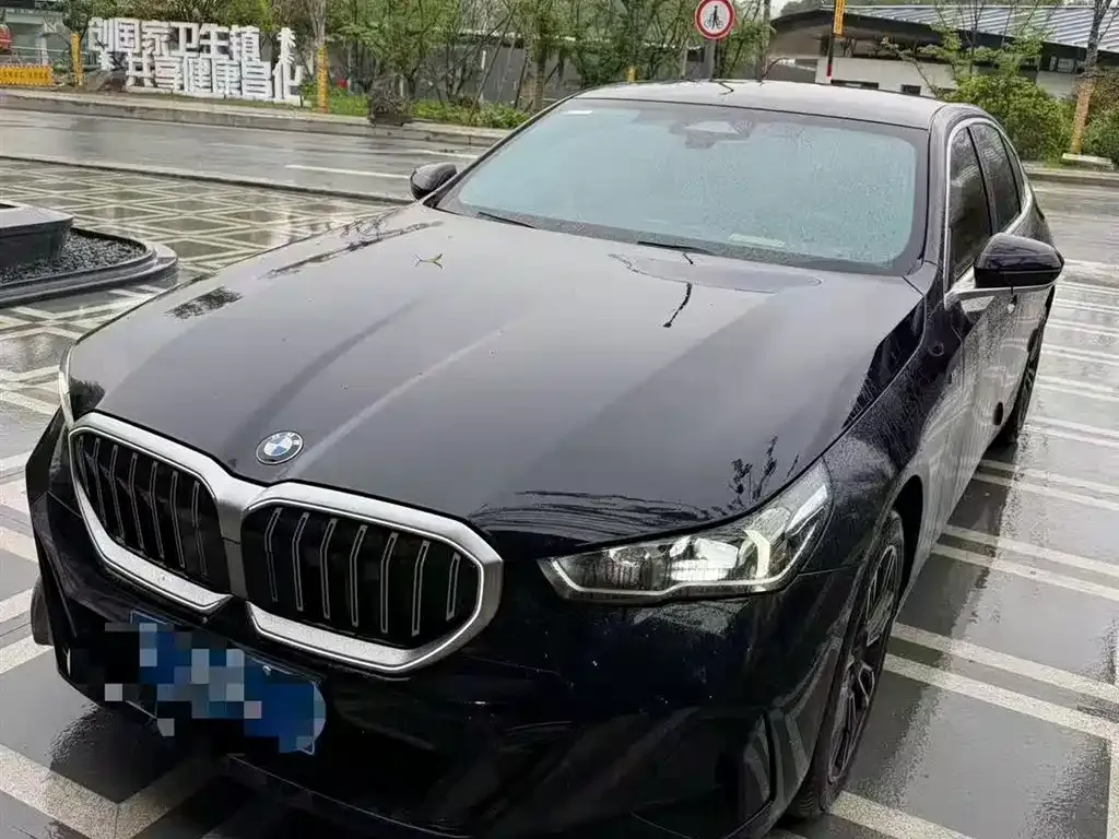 BMW 5 Series — фото 4