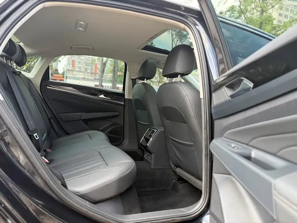 Volkswagen Passat — фото 3
