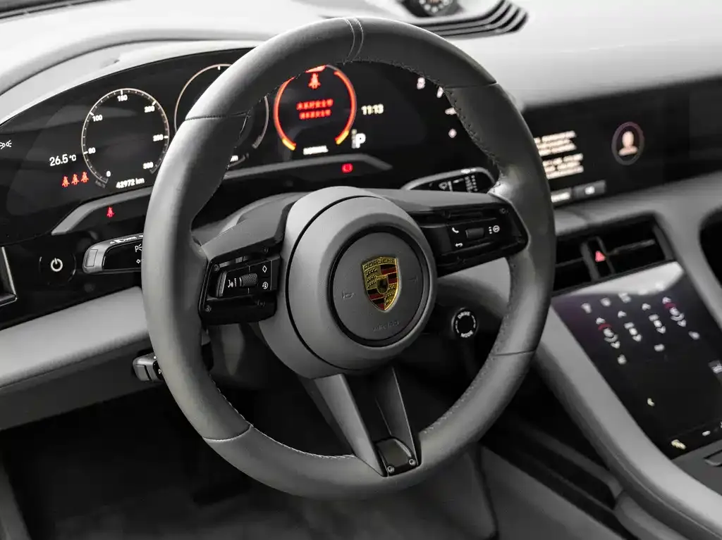 Porsche Taycan — фото 8