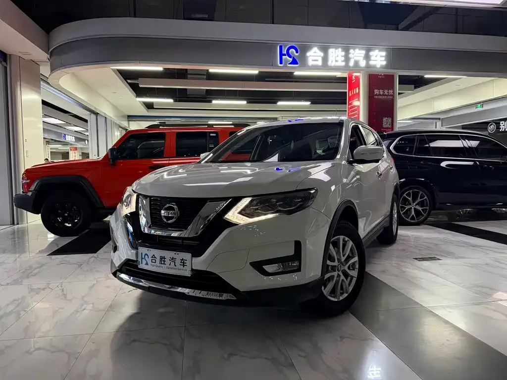 Nissan X-Trail — фото 1