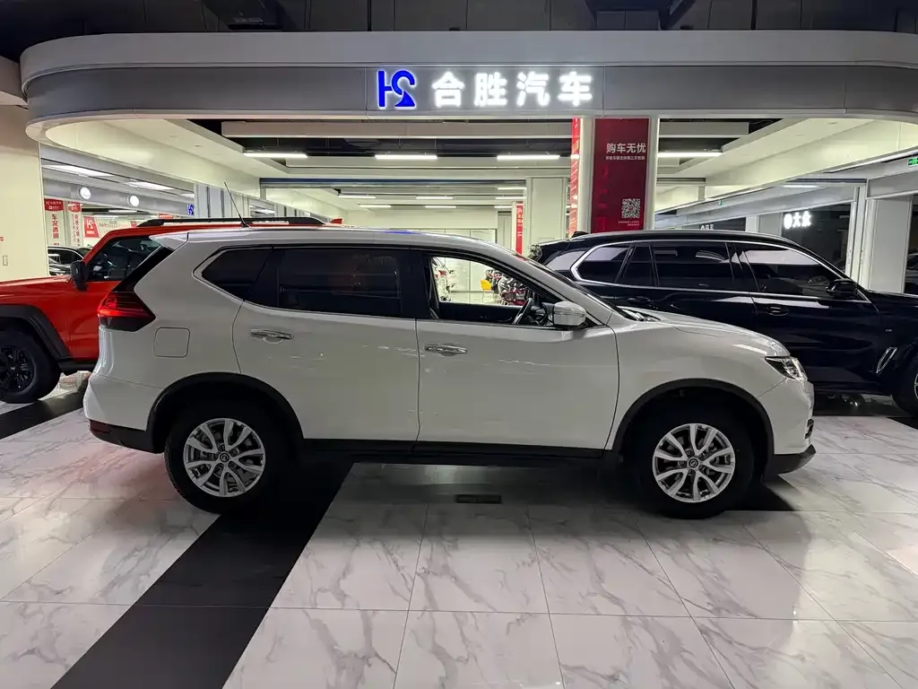 Nissan X-Trail — фото 4