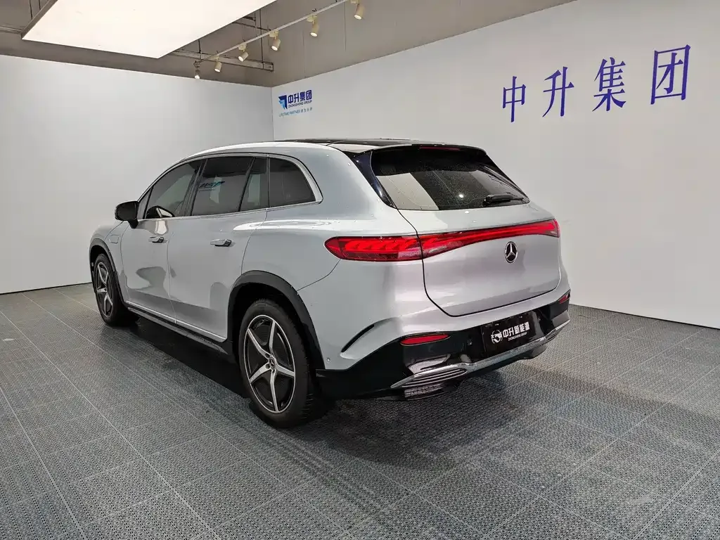 Mercedes-Benz EQS SUV — фото 9
