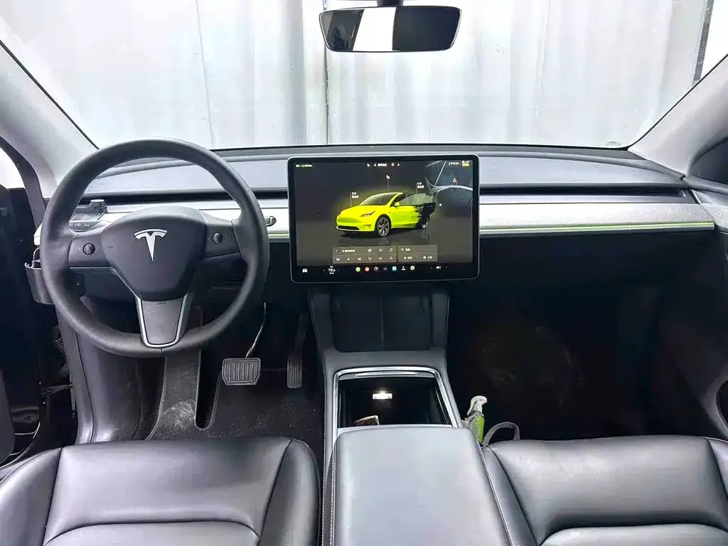 Tesla Model Y — фото 8