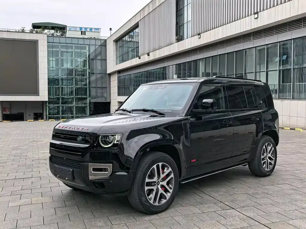 Land Rover Defender — фото 1