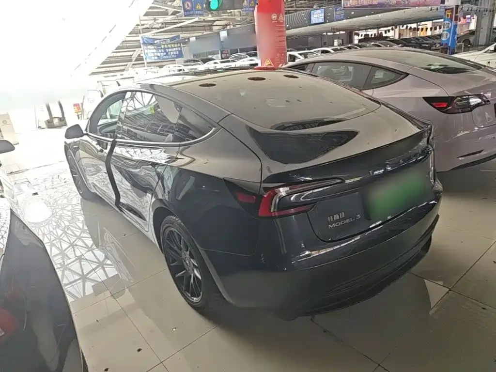 Tesla Model 3 — фото 6