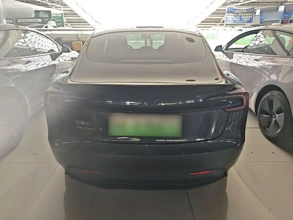 Tesla Model 3 — фото 5