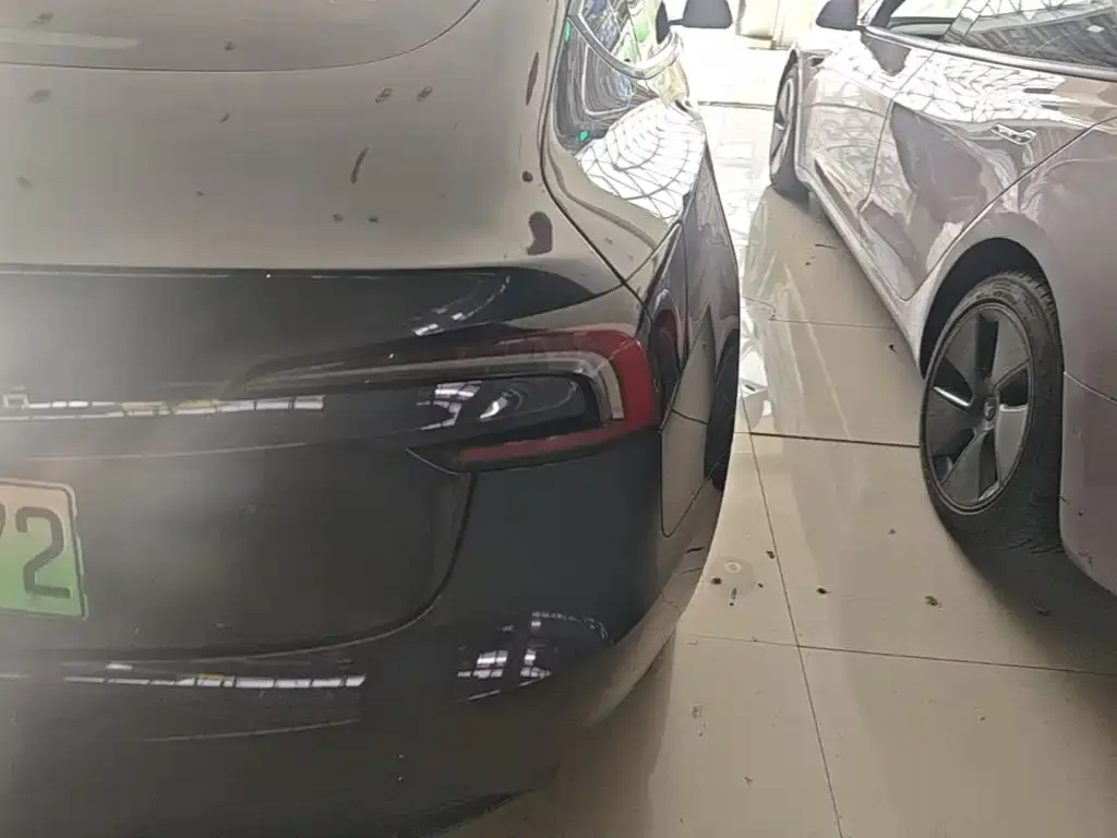 Tesla Model 3 — фото 3