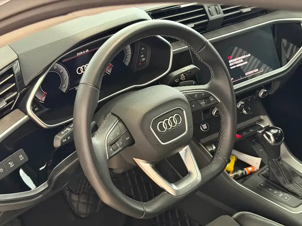 Audi Q3 — фото 2
