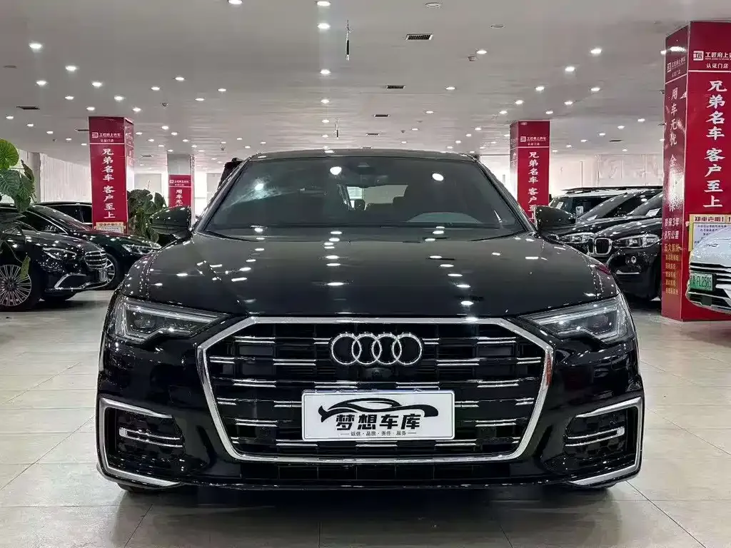 Audi A6L — фото 1