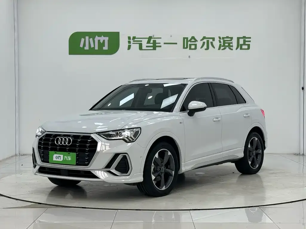 Audi Q3 — фото 1