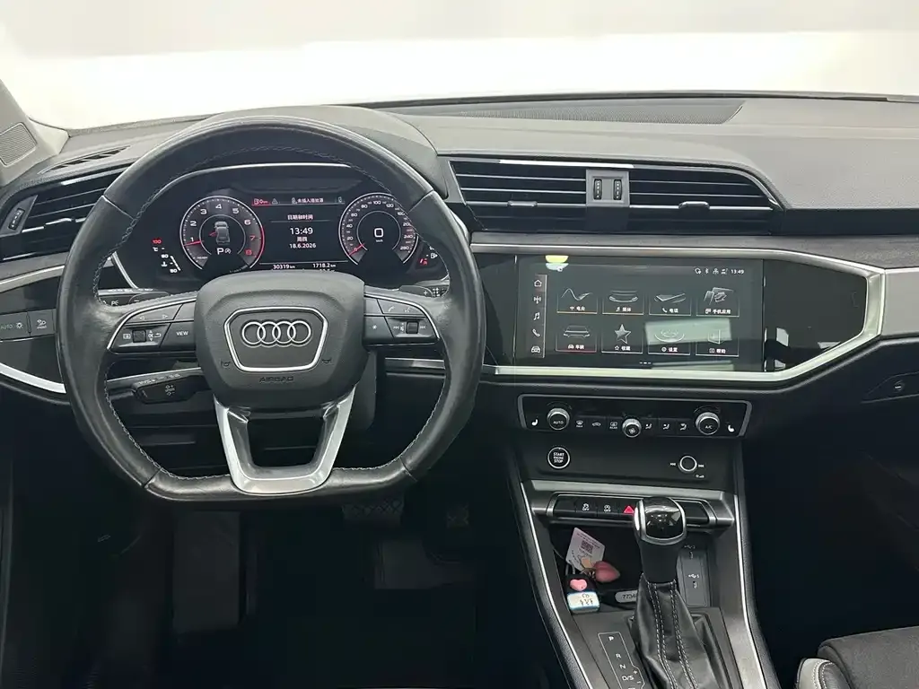 Audi Q3 — фото 10