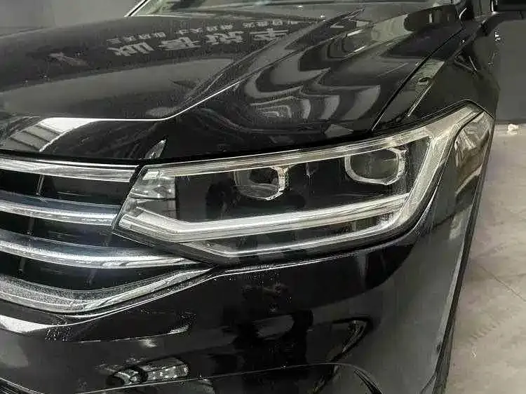 Volkswagen Tiguan L — фото 9