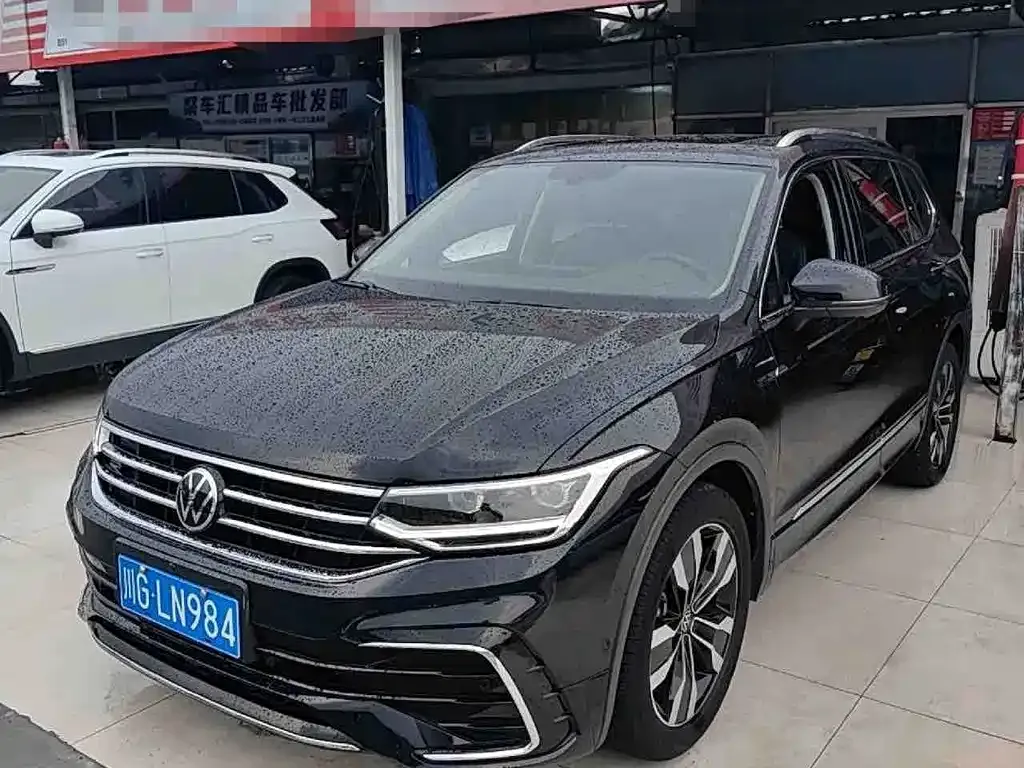 Volkswagen Tiguan L — фото 8
