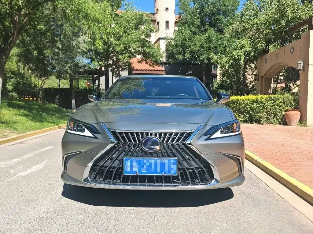 Lexus ES — фото 8