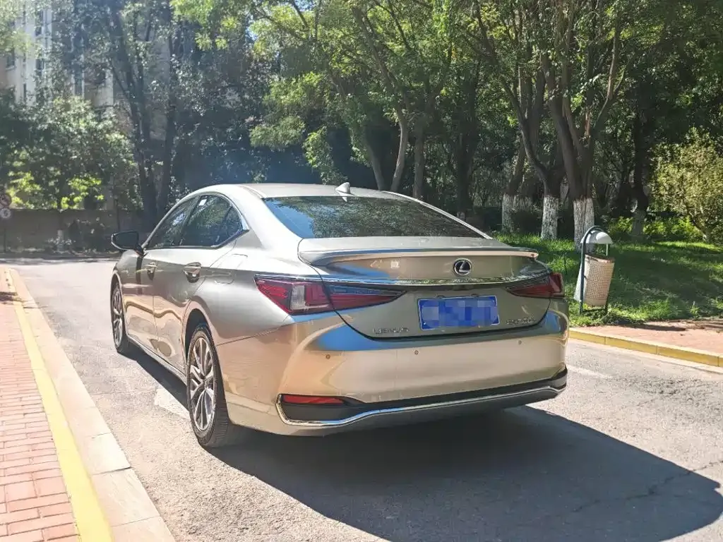 Lexus ES — фото 3
